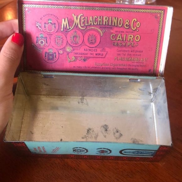 Beautiful Vintage Trinket tin jewelry box - Picture 2 of 8